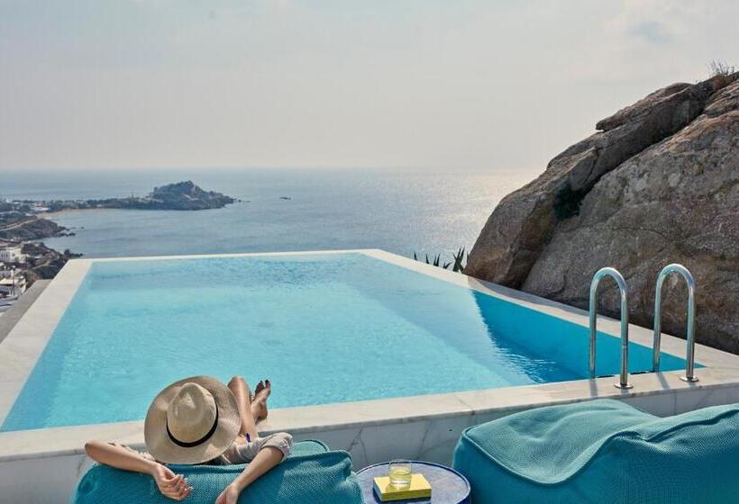 Номер Стандарт, Myconian Ambassador Relais & Chateaux