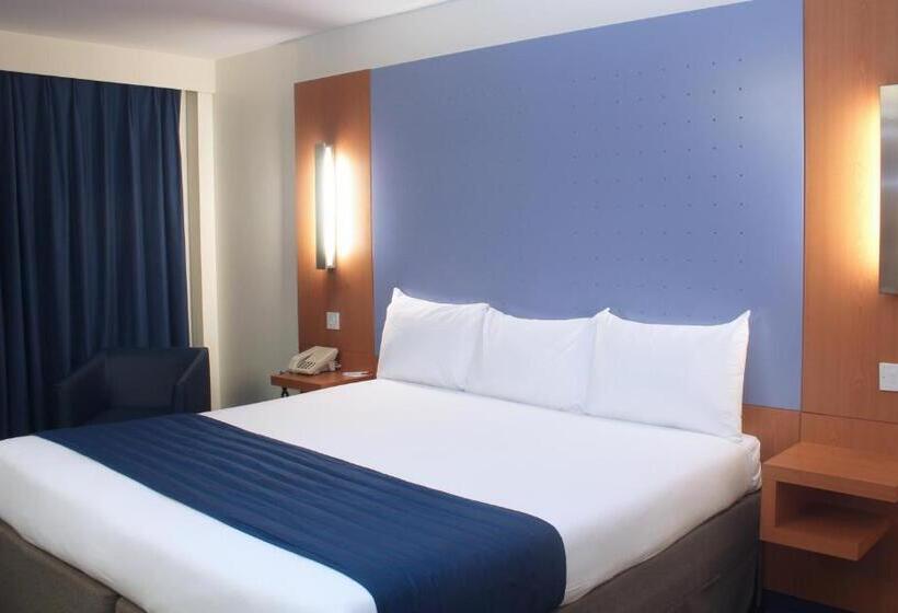 Семейный Номер, Ramada London North