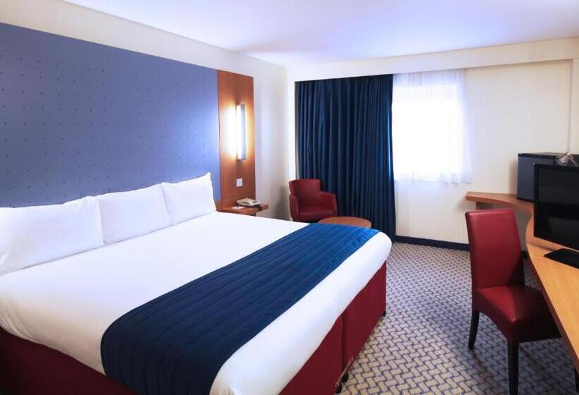 Номер Стандарт Трехместный, Ramada London North