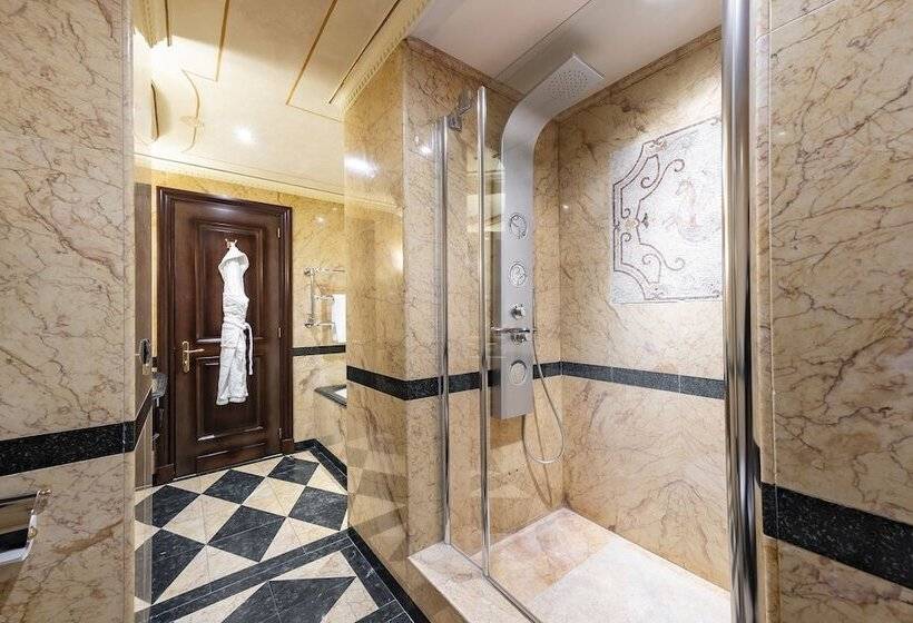 Suite Presidenziale, River Chateau