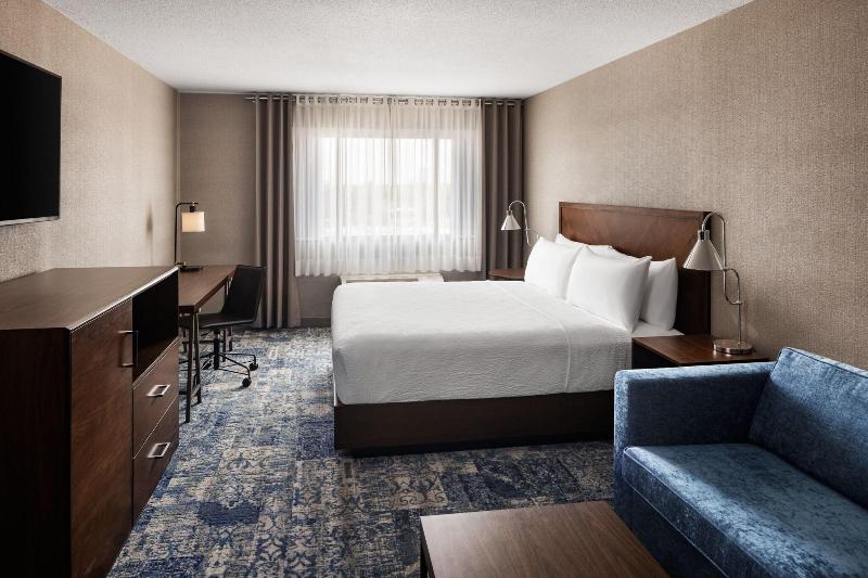 キングサイズベッドのスタンダードルーム, Four Points By Sheraton Edmonton South