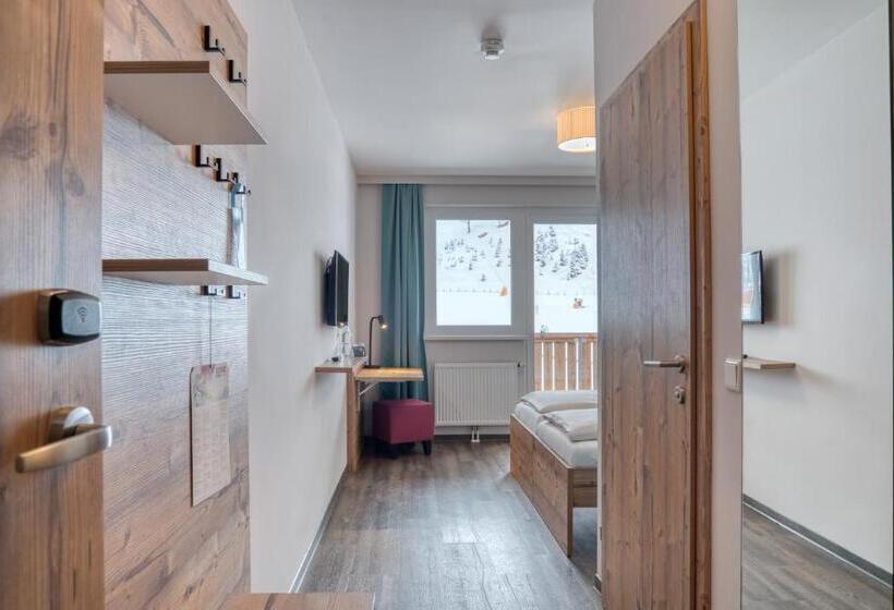 اتاق استاندارد با چشم‌انداز کوهستان, Cooee Alpin Hotel Bad Kleinkirchheim