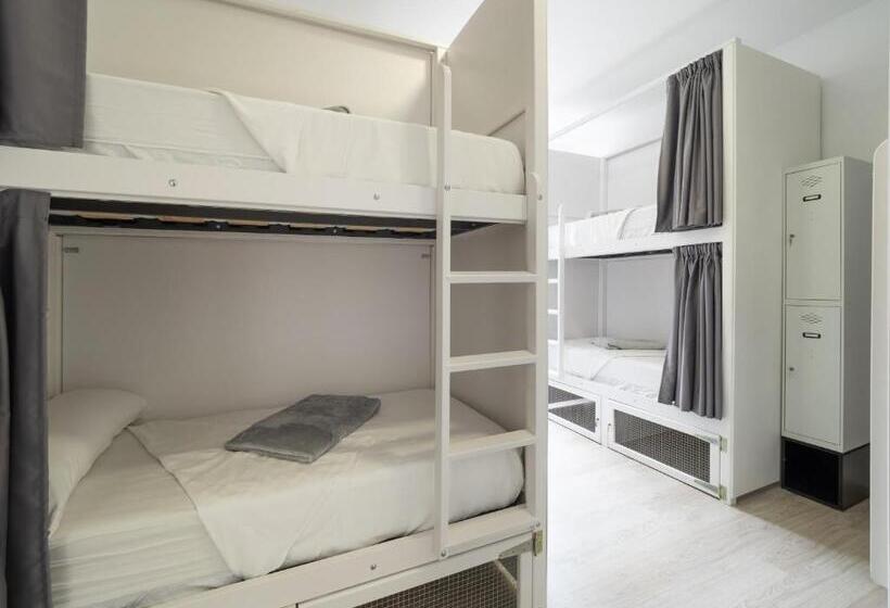 ルームシェアのワンベッド, El Hostel & Co