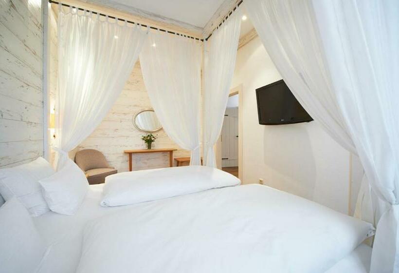 Полулюкс, Eden Hotel Wolff