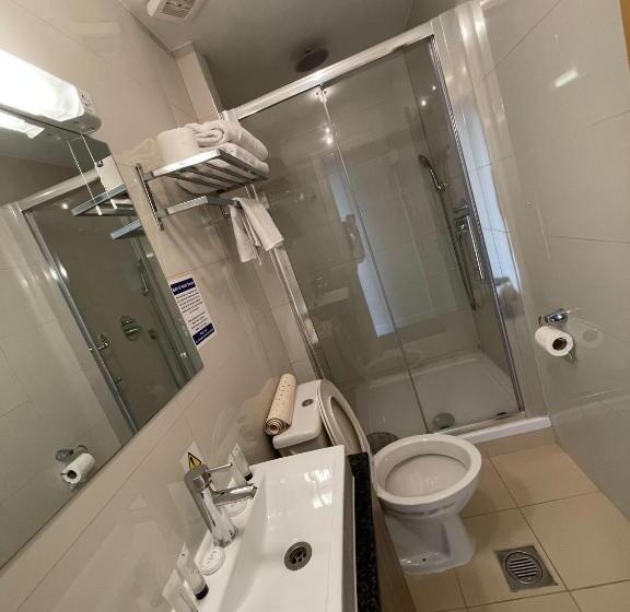 Номер Стандарт, Elsinore Hotel Llandudno