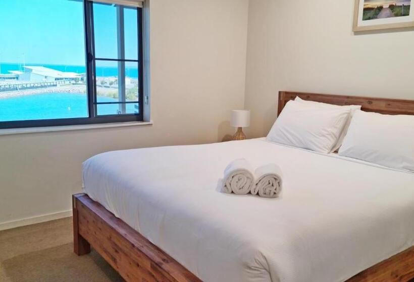 패밀리 아파트, Darwin Waterfront Short Stay Apartments