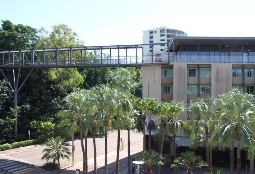 1 Bedroom Apartment Lake View, Darwin Waterfront Short Stay Apartments