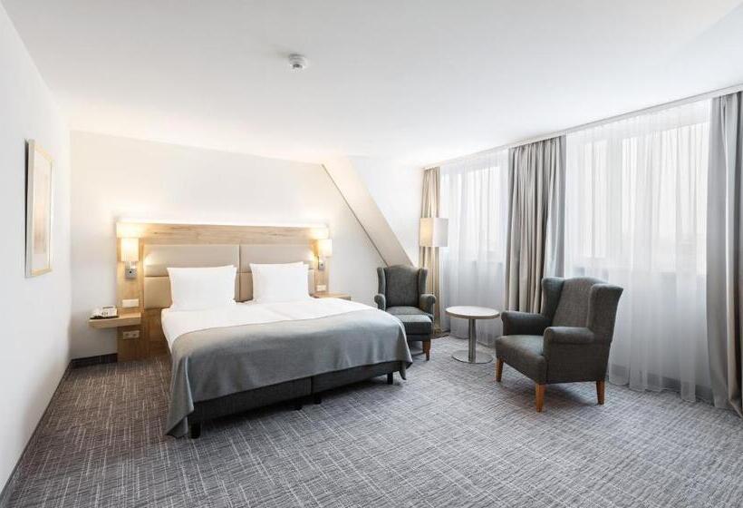 Номер Superior Кровать Кинг, Holiday Inn Nürnberg City Centre, An Ihg