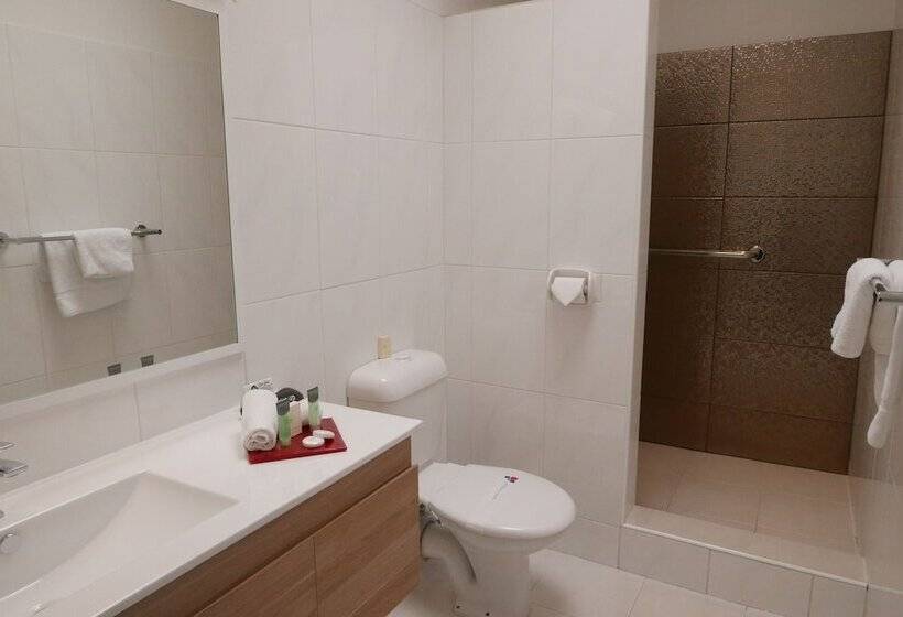 Номер Deluxe, Junction Motel