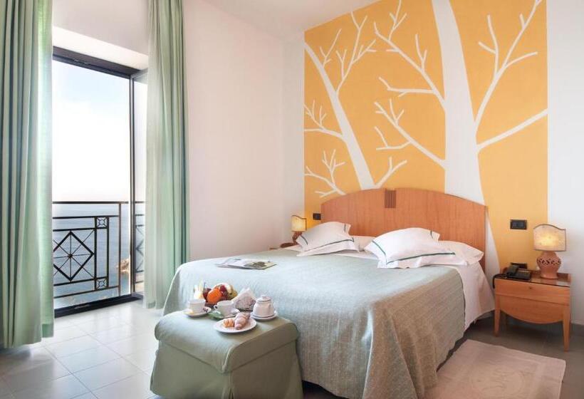 Номер Стандарт Вид на Море, Grand Hotel Mediterraneo