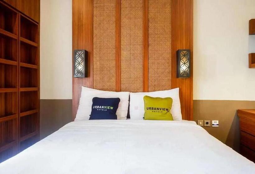 Номер Deluxe, Urbanview Rumah Kandjani Yogyakarta