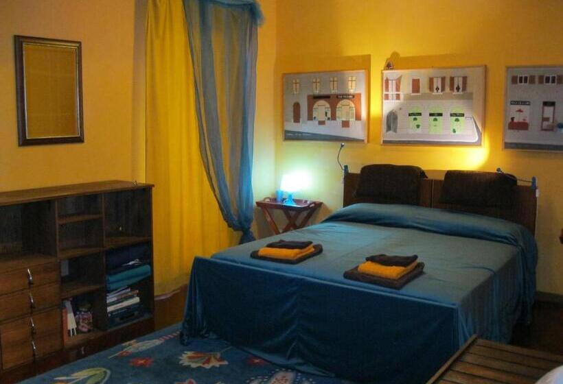 Трехместный Номер Стандарт с Балконом, B&b La Colombera