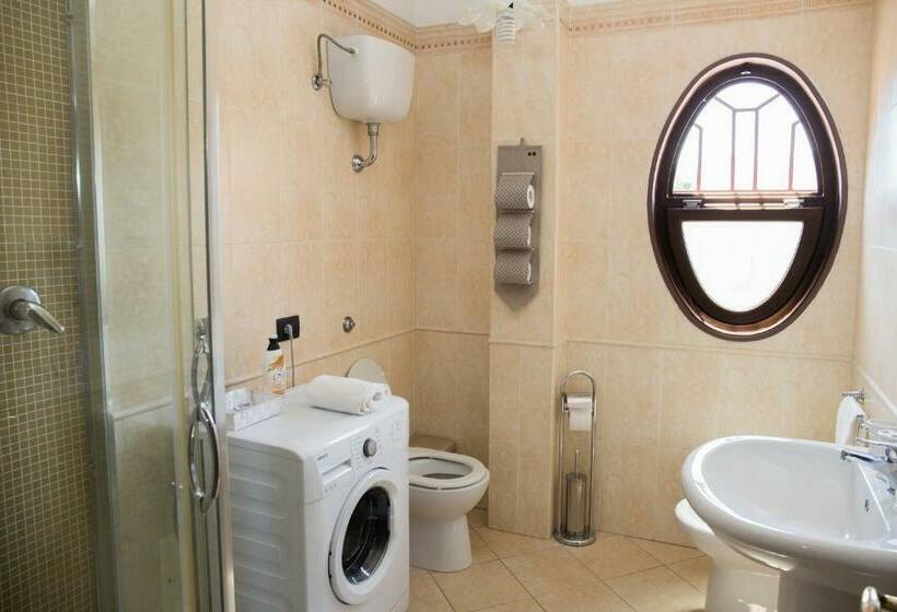 غرفة قياسية رباعية مطلة على الحديقة, B&b Atrium
