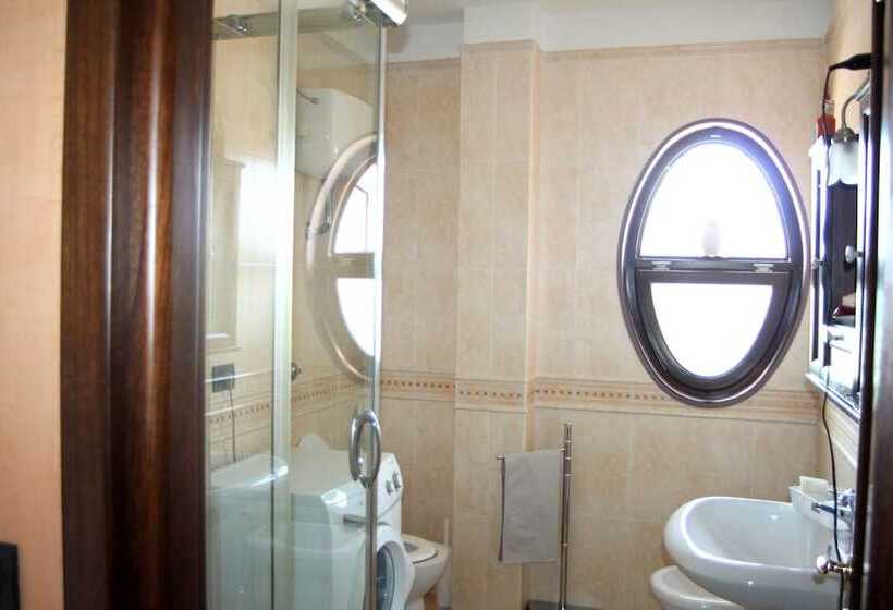 غرفة قياسية رباعية مطلة على الحديقة, B&b Atrium