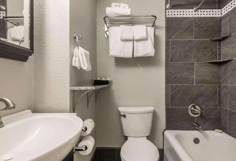 Люкс Кровать Кинг, Bothwell Sedalia Central District, Ascend Hotel Collection