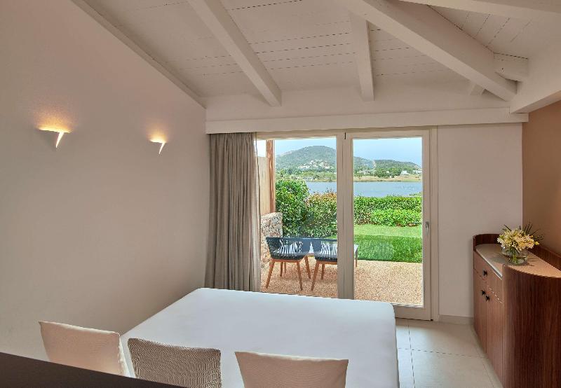 Семейный Номер Deluxe, Baia Di Chia Resort Sardinia, Curio Collection By Hilton