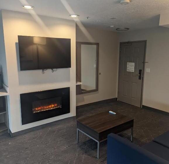 Люкс Кровать Кинг, Holiday Inn Express & Suites Salt Lake City N  Bountiful