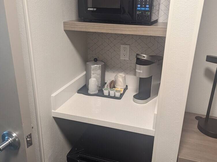 Номер Стандарт, Holiday Inn Express & Suites Salt Lake City N  Bountiful