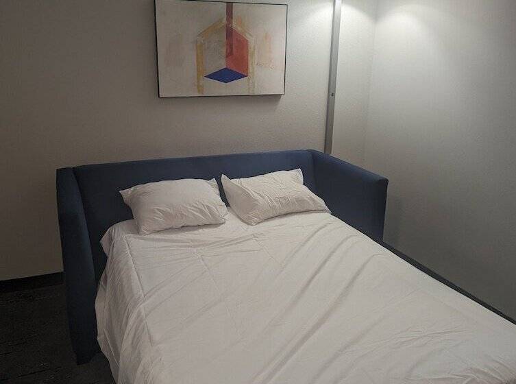 Номер Премиум, Holiday Inn Express & Suites Salt Lake City N  Bountiful