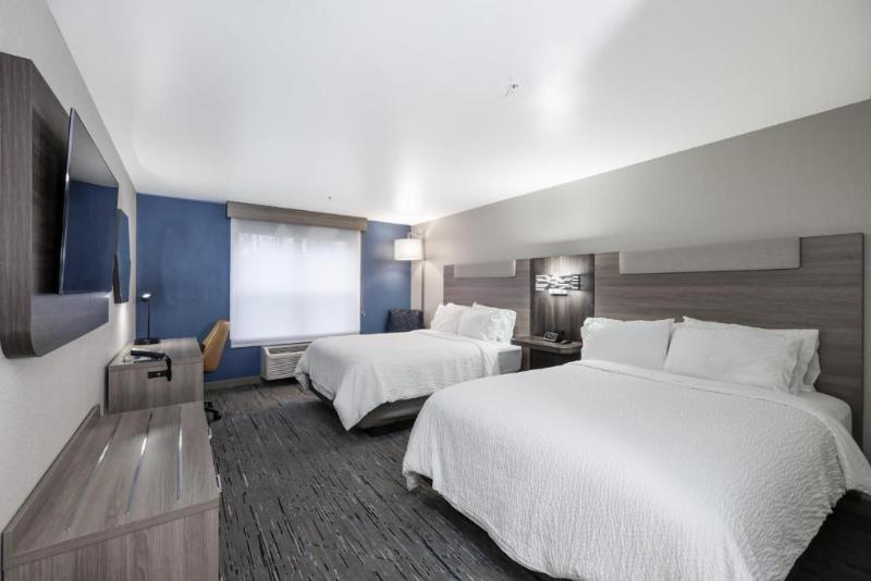 Номер Стандарт Адаптированный для Инвалидов, Holiday Inn Express & Suites Zion By Ihg