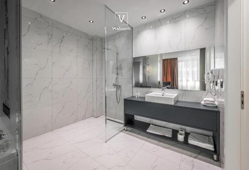 디럭스 주니어 스위트, Vh Eurostar Tirana Hotel Congress & Tirana Spa