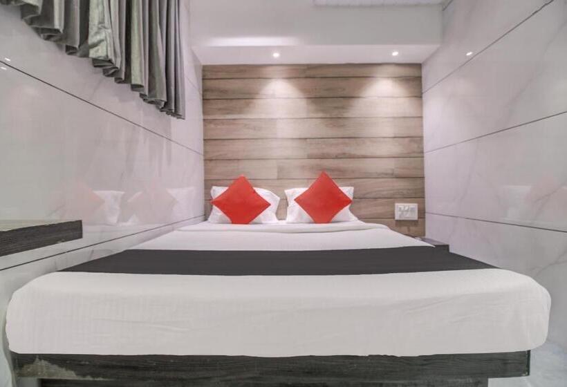 デラックスルーム, Capital O 75709 Hotel Spring Residency