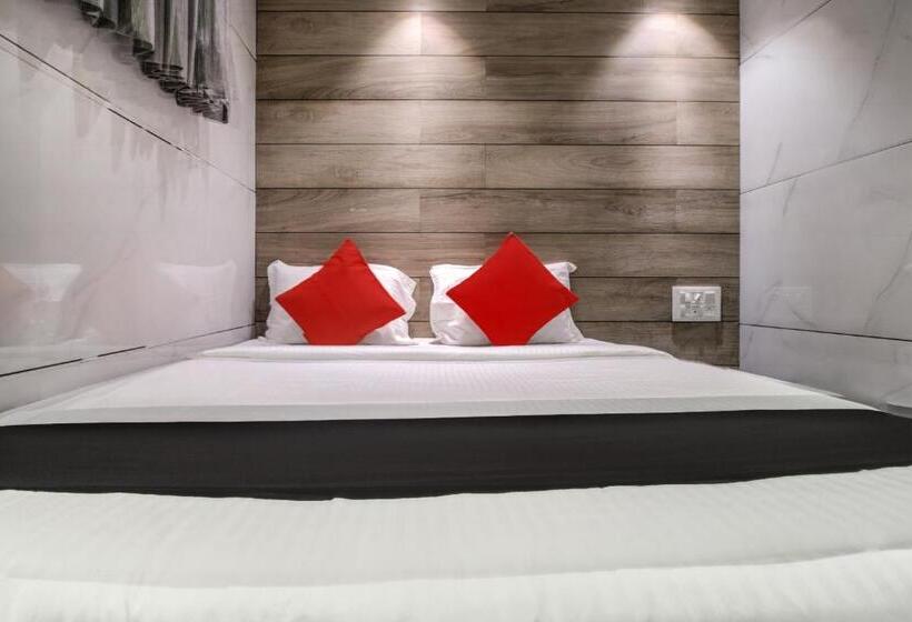 スイート, Capital O 75709 Hotel Spring Residency