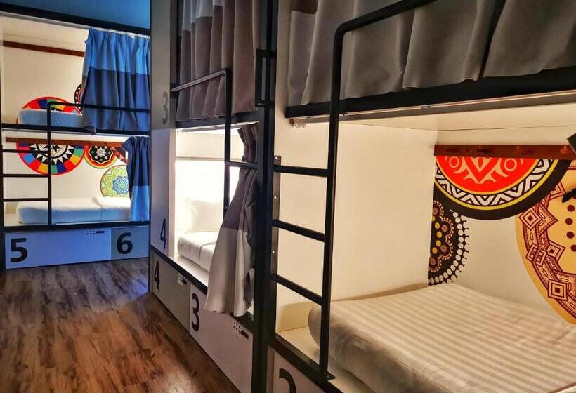 Bed in Shared Room with Shared Bathroom, Toojou Kota Kinabalu   Hostel