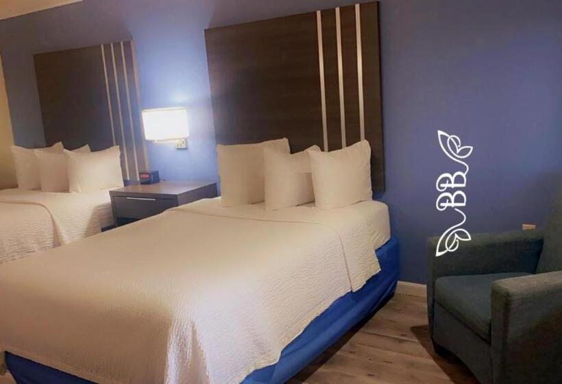 Номер Стандарт 2 Двуспальные Кровати, Days Inn & Suites By Wyndham Braunig Lake