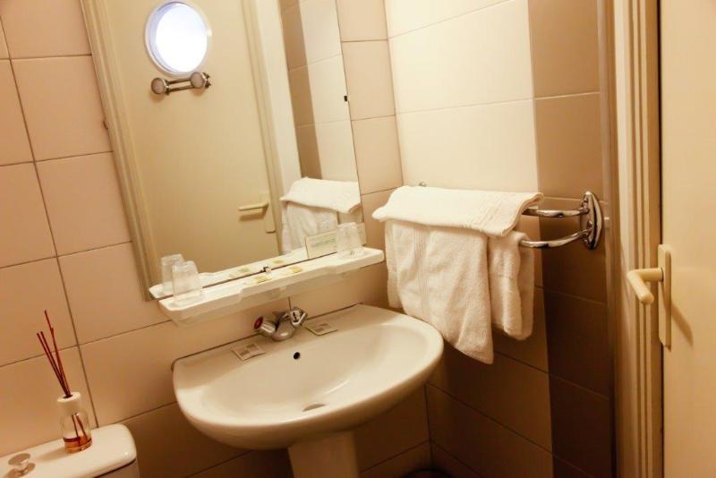 스탠다드 룸, Logis Rex Hotel Lorient
