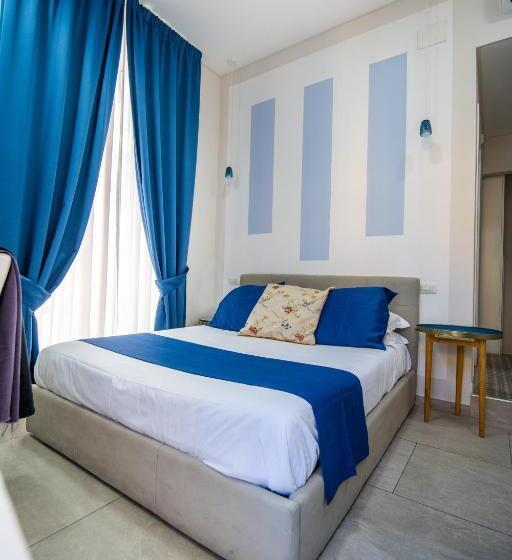 اتاق استاندارد با بالکن, La Chambre