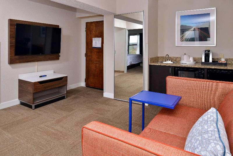 Люкс Кровать Кинг, Hampton Inn Henderson