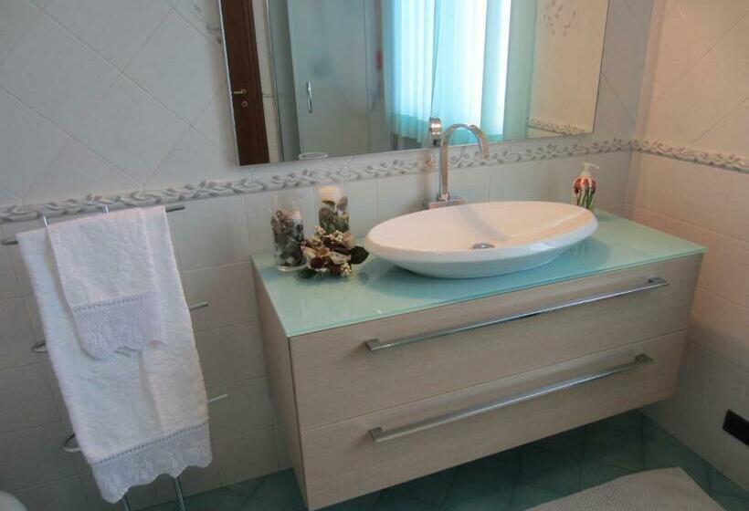 Номер Стандарт, Marinella B&b