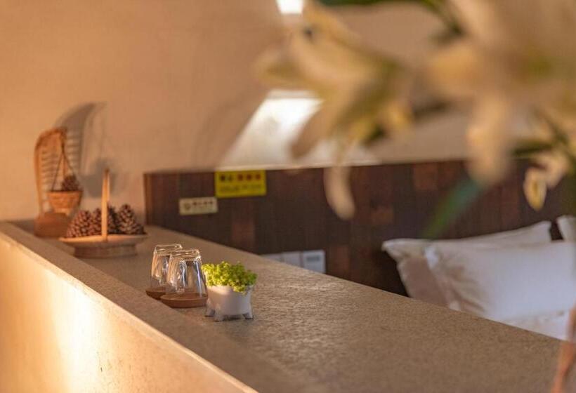 Номер Стандарт с Террасой, Mohe Hostel