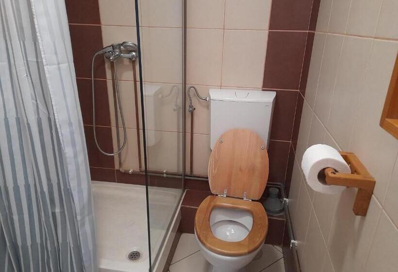 سوییت, Pensiunea Trei Ponei