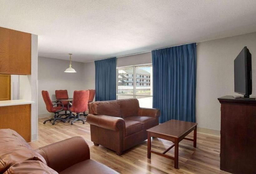 Люкс Кровать Кинг, Americinn By Wyndham Branson & Conference Center