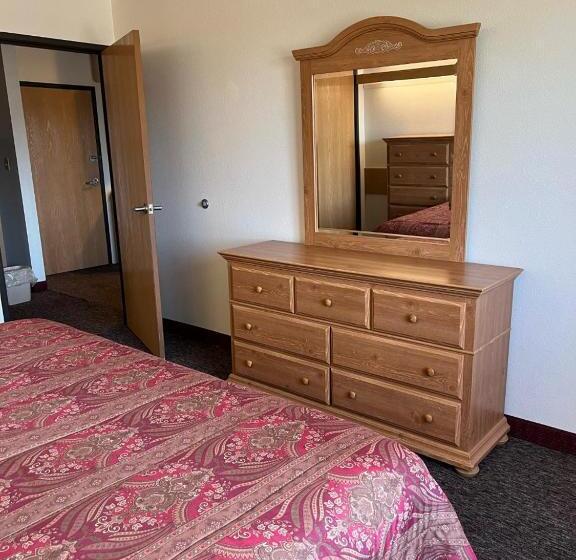 Номер Стандарт Трехместный, Boarders Inn & Suites By Cobblestone Hotels   Brush