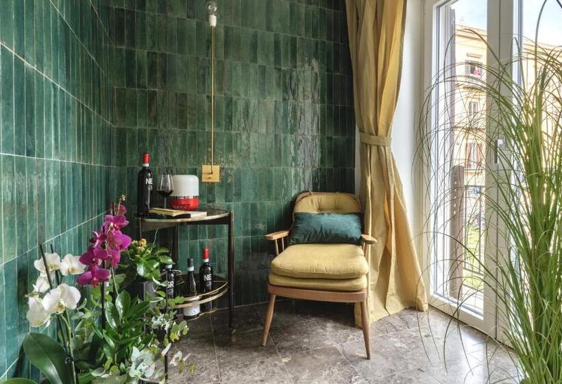 سوئیت با تخت بزرگ, Archè Design Rooms And Suites