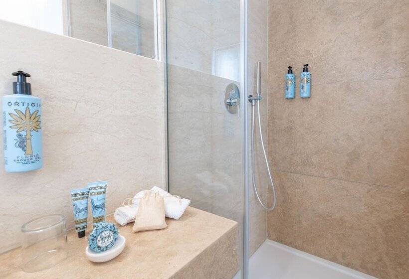 اتاق لوکس, Archè Design Rooms And Suites