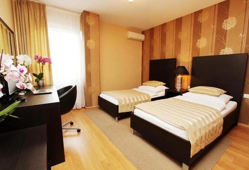 Номер Стандарт, City Hotel Nitra