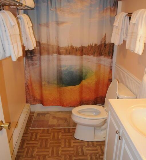 Дом 2 Спальни, Yellowstone Motel   Adults Only   All Rooms Have Kitchens