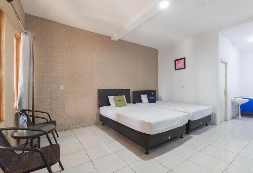 Номер Deluxe, Urbanview Hotel D Pineapple Villa Ciater By Reddoorz