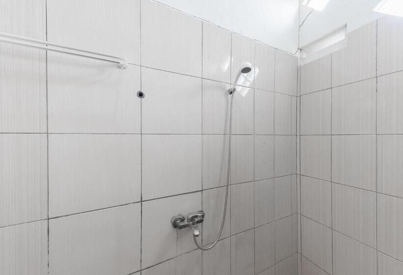 Семейный Номер, Urbanview Hotel D Pineapple Villa Ciater By Reddoorz