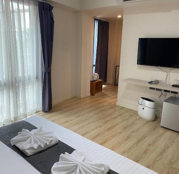 带大床的豪华间, Tisa Hotel Udonthani
