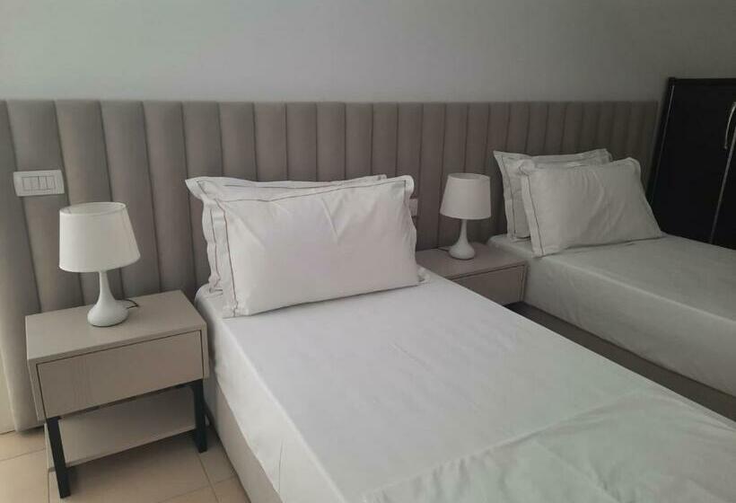 经济房, Guesthouse Pelivani