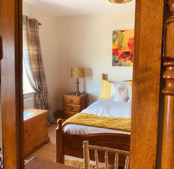 Номер Стандарт Трехместный, Dulrush Lodge Guest House, Restaurant And Self Catering