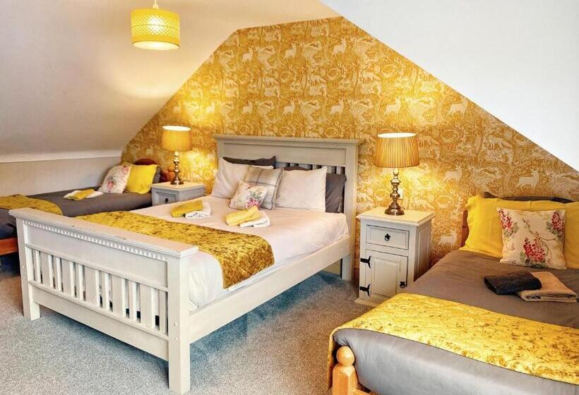 Семейный Номер Deluxe, Dulrush Lodge Guest House, Restaurant And Self Catering
