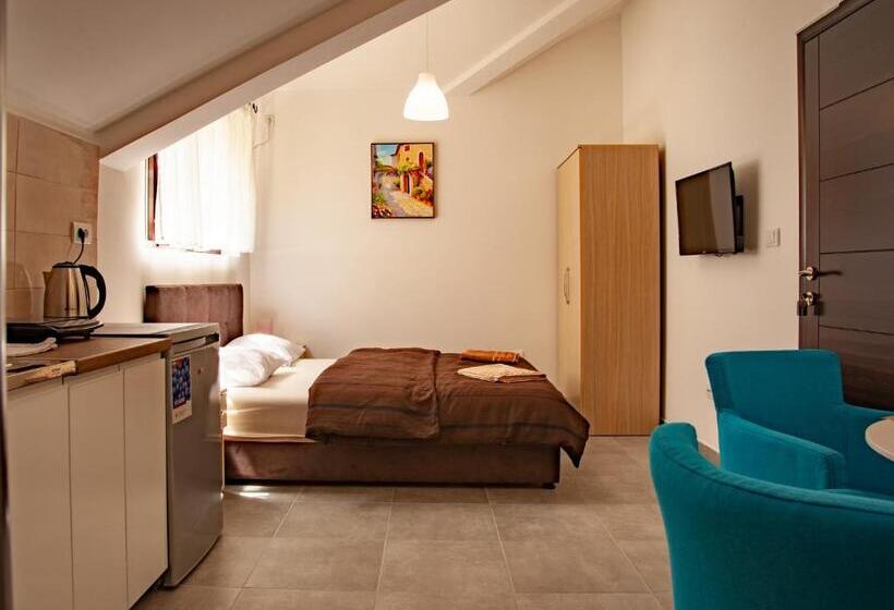 استودیو استاندارد با چشم‌انداز, Rooms & Apartments Vukasović