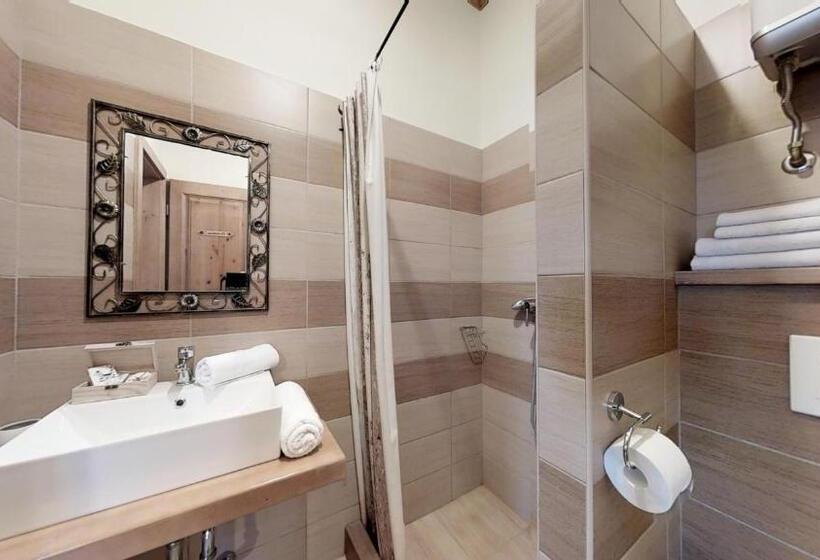 Четырехместный Номер Стандарт, Tóth Vendégház és Apartmanház újfehértó