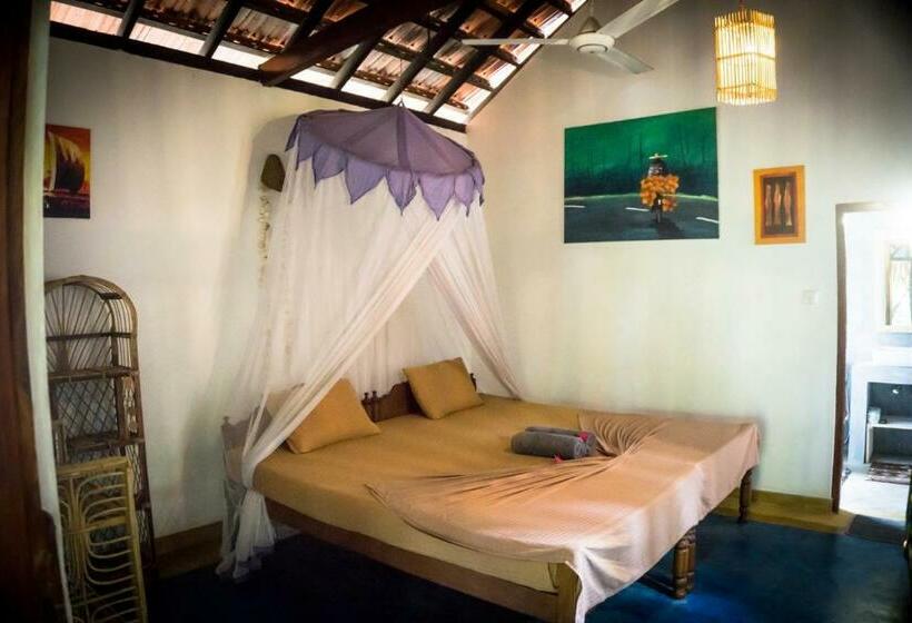 Cabane, Surf N Sun   Arugam Bay